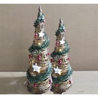 LED kegels/piramide kerstboom lampen - set van 2x - 60 en 80 cm -rotan -met licht