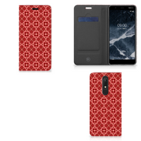 Nokia 5.1 (2018) Hoesje met Magneet Batik Rood