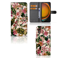 Samsung Galaxy Xcover 7 Hoesje Flowers - thumbnail