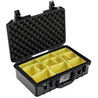 PELI 1485 Air Lichtgewicht Koffer Met Wieltjes voor Camera's, Gimbals en Ander Kwetsbaar Apparatuur, Water- en Stofdicht, Capaciteit: 18L, Gemaakt In de Vs, Met Klittenband Vakverdeling, Kleur: Zwart