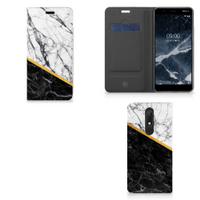 Nokia 5.1 (2018) Standcase Marmer Wit Zwart - Origineel Cadeau Man