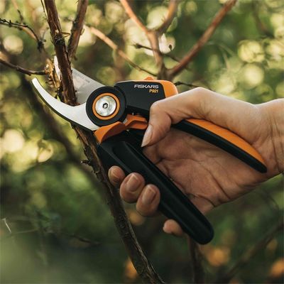 Fiskars 1057173 X-series™ P921 Tuinschaar 201 mm