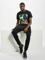 Merchcode / t-shirt Logic Tarantino Pose in zwart