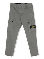 Stone Island Junior pantalon slim à poches cargo - Gris