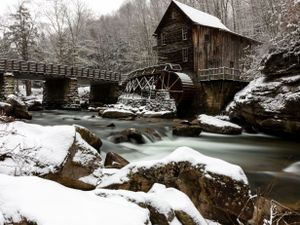 Tuinposter Winter Waterrad