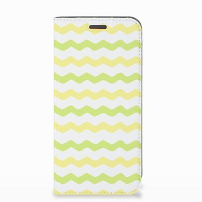 Motorola Moto E5 Play Hoesje met Magneet Waves Yellow Motorola Moto E5 Play Hoesje met Magneet Waves Yellow