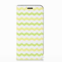 Motorola Moto E5 Play Hoesje met Magneet Waves Yellow