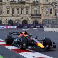 1:43 RB18 GP Azerbaijan 2022 - Winnaar Max Verstappen - Schaalmodel - Red Bull Racing - thumbnail