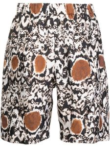 Edward Crutchley short en soie à motif abstrait - Blanc