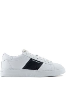 Emporio Armani baskets à logo imprimé - Blanc