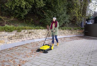 Kärcher Home & Garden S4 Twin Veegmachine Handmatig Werkbreedte: 680 mm 1 stuk(s)