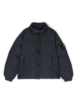 Stone Island Junior doudoune à patch logo - Bleu