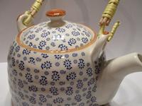 6CETE0022 Klei & Eef - Theepot - Bloemen - Blauw ca. 7,1 x 5,5 inch