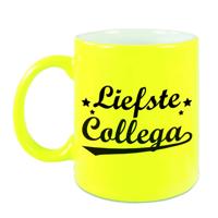 Liefste collega cadeau mok / beker neon geel 330 ml - bedankt / afscheids cadeau - feest mokken