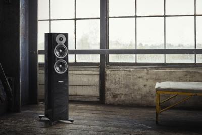 Dynaudio Evoke 30 Black High Gloss