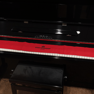 Oostendorp Pianoloper vilt rood met zwarte logo