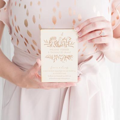 Houten trouwkaart Blush botanics