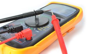 Skytronic digitale multimeter met 32 meetbereiken