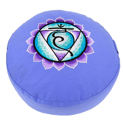 Meditatiekussen 5e chakra geborduurd - 33x17 cm - 2800 g Meditatiekussen 5e chakra geborduurd - 33x17 cm - 2800 g