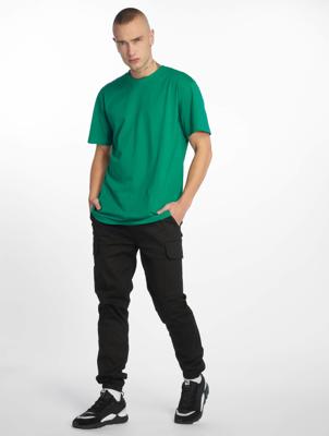 Urban Classics / t-shirt Basic in groen Urban Classics / t-shirt Basic in groen