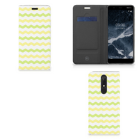 Nokia 5.1 (2018) Hoesje met Magneet Waves Yellow - thumbnail