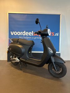 Senzo RivaLux Electric Zwart 45 Km/h Tweedekans - Elektrische Scooter