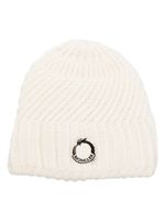 Moncler bonnet nervuré à patch logo - Blanc