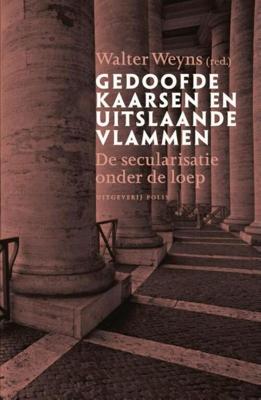Gedoofde kaarsen en uitslaande vlammen - eBook (9789463100700)