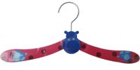 Hi point kledinghanger Nijlpaard junior 29 cm hout fuchsia/blauw