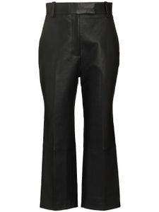 KHAITE pantalon court Melie en cuir - Noir