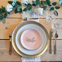 Houten naamkaartjes sierlijk