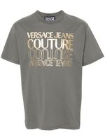 Versace Jeans Couture t-shirt en coton à logo imprimé - Gris