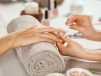 Manicure (+ BIAB) bij Jetty's Beautysalon