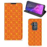 Motorola One Zoom Hoesje met Magneet Batik Oranje