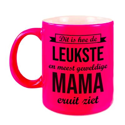 Leukste en meest geweldige mama cadeau mok / beker neon roze 330 ml - cadeau verjaardag / Moederdag - feest mokken Leukste en meest geweldige mama cadeau mok / beker neon roze 330 ml - cadeau verjaardag / Moederdag - feest mokken