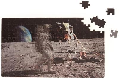Kikkerland puzzel Motion Moonwalk 24 x 42 cm karton 135-delig Kikkerland puzzel Motion Moonwalk 24 x 42 cm karton 135-delig