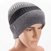 Lichtgrijze/zwarte gebreide beanie muts voor volwassenen