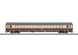 Märklin 43861 H0 sneltreinrijtuig purperrood/beige 1e klas van de DB Apmz 121