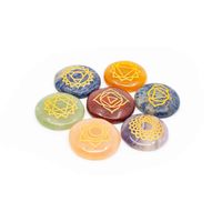 7 Chakra Edelstenen met Gouden Symbolen