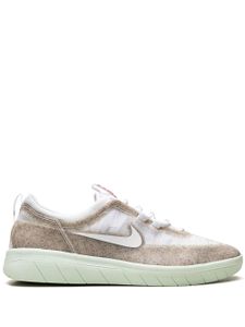 Nike baskets SB Nyjah Free 2 'White Barely Green' - Blanc