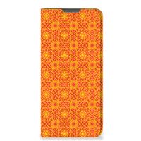 Motorola Moto E32 | Moto E32s Hoesje met Magneet Batik Oranje - thumbnail