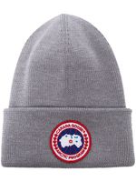 Canada Goose bonnet Arctic Disc en maille nervurée - Gris