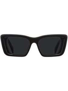 Prada Eyewear lunettes de soleil Symbole à monture rectangulaire - Gris