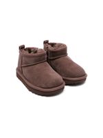 UGG Kids bottines en daim Classic Ultra Mini - Marron