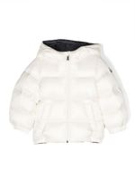 Moncler Enfant manteau matelassé à logo appliquée - Blanc - thumbnail