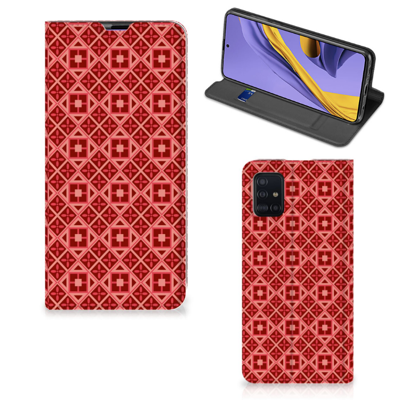 Samsung Galaxy A51 Hoesje met Magneet Batik Rood Samsung Galaxy A51 Hoesje met Magneet Batik Rood