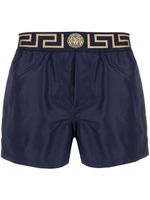 Versace short de bain à détail Greca - Bleu - thumbnail