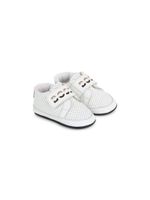 BOSS Kidswear chaussons en cuir à logo imprimé - Blanc