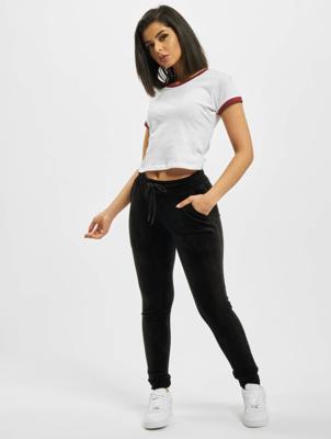Urban Classics / joggingbroek Ladies Velvet in zwart Urban Classics / joggingbroek Ladies Velvet in zwart