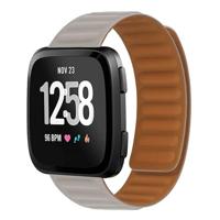 By Qubix - Compatible met Fitbit Versa 3/4 & Sense 1/2 - Siliconen Loop bandje - Khaki - Compatible fitbit bandje